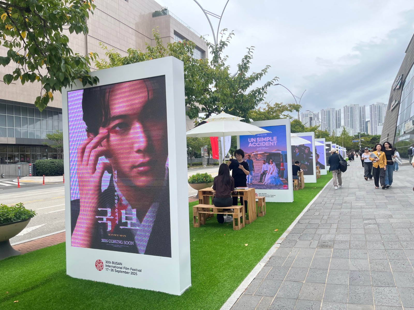 상영작 LED포스터 전시