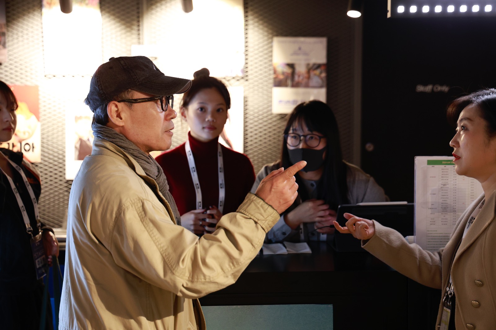 이거… 싸우는 거 아닙니당…..(뭔가…? ㅋㅋ)