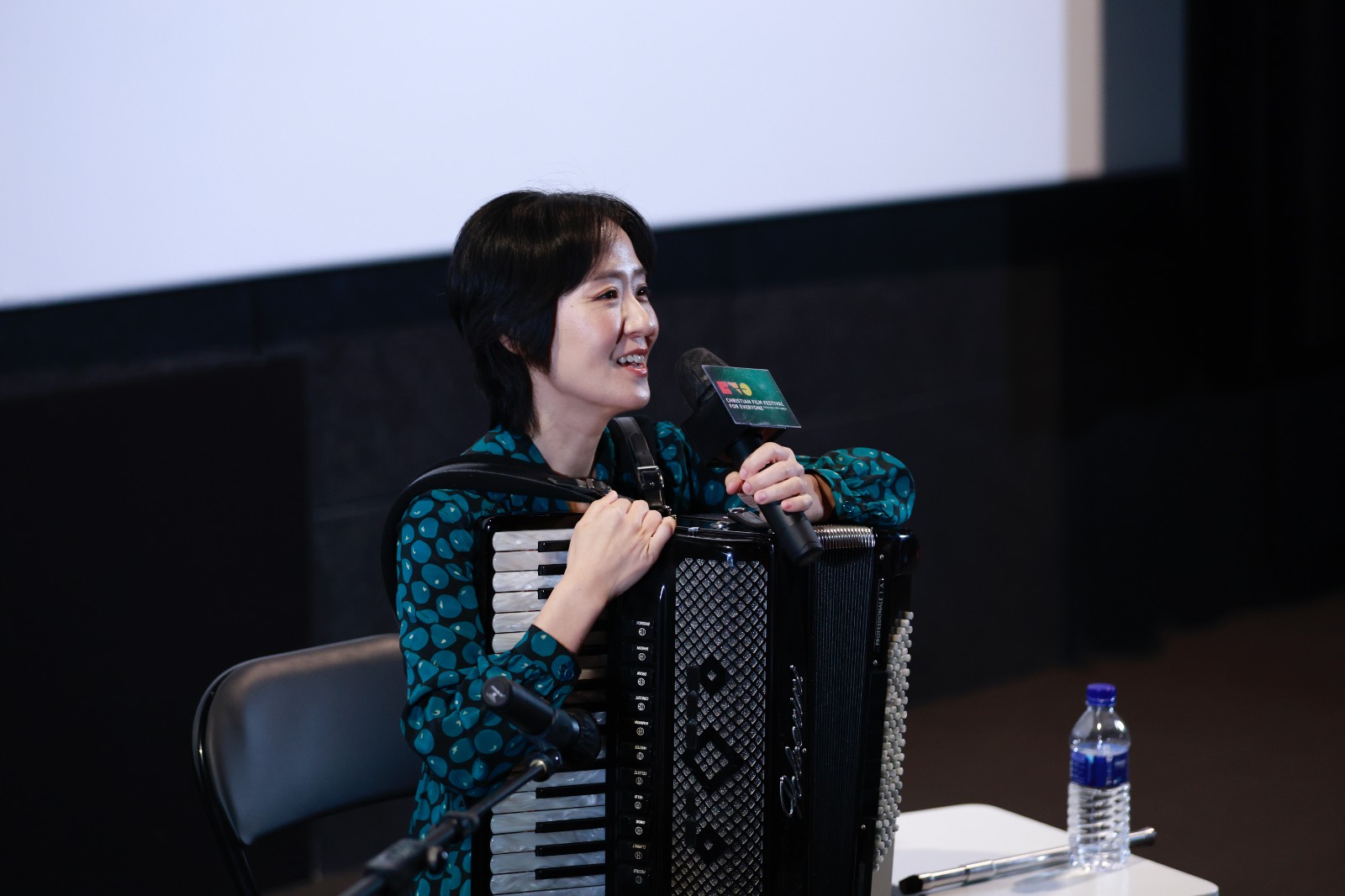 개막축하 인사해주시는 혜리님