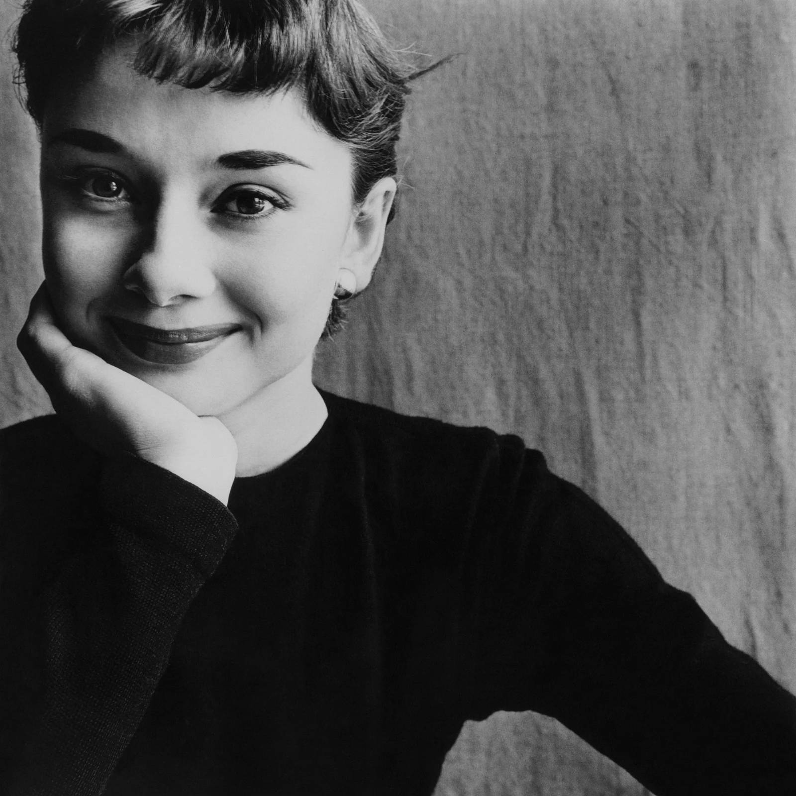 (이미지 출처: https://www.vogue.com/article/5-things-you-didnt-know-about-audrey-hepburn)