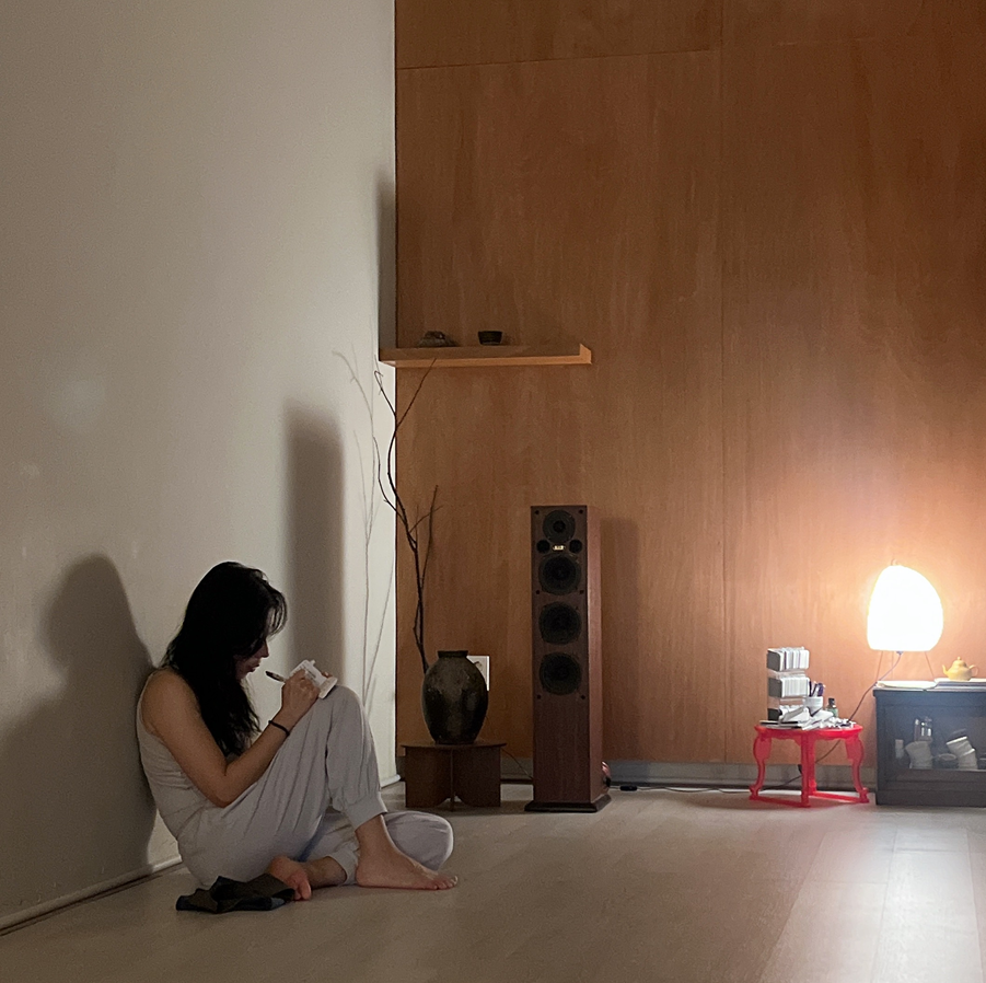 너의 40년은 너무나 애틋하고 아름다웠단다. 외롭지 않길, 건강하길.