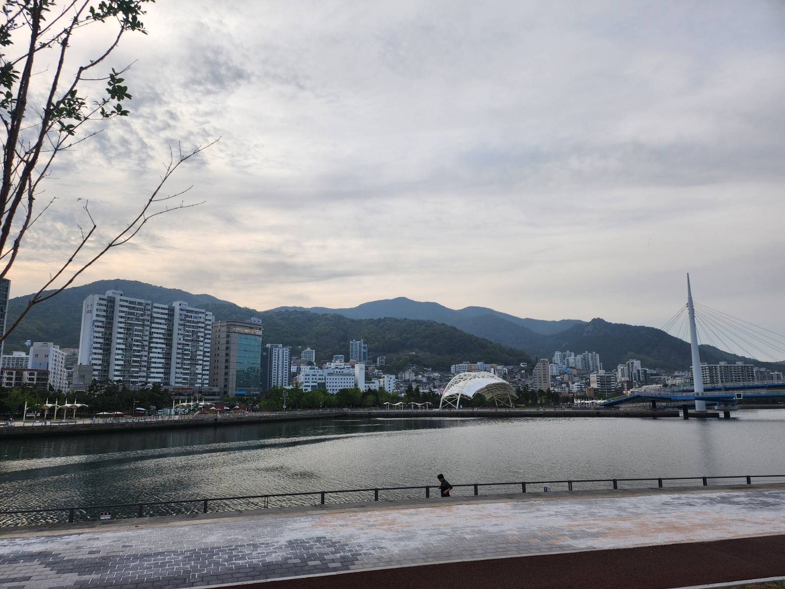 인공섬에서 바라본 315 해양누리공원