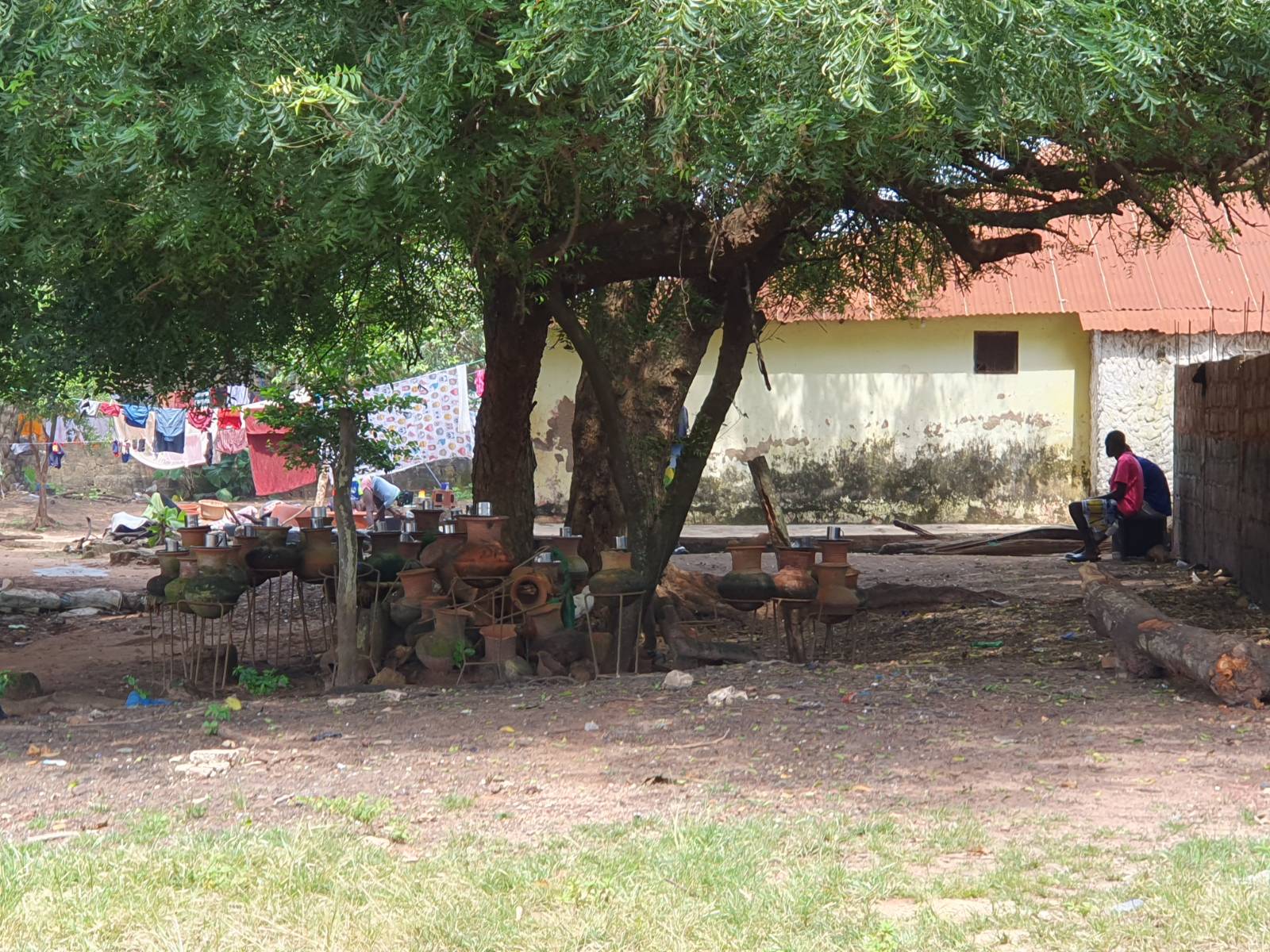 현지 무속 의식의 장면