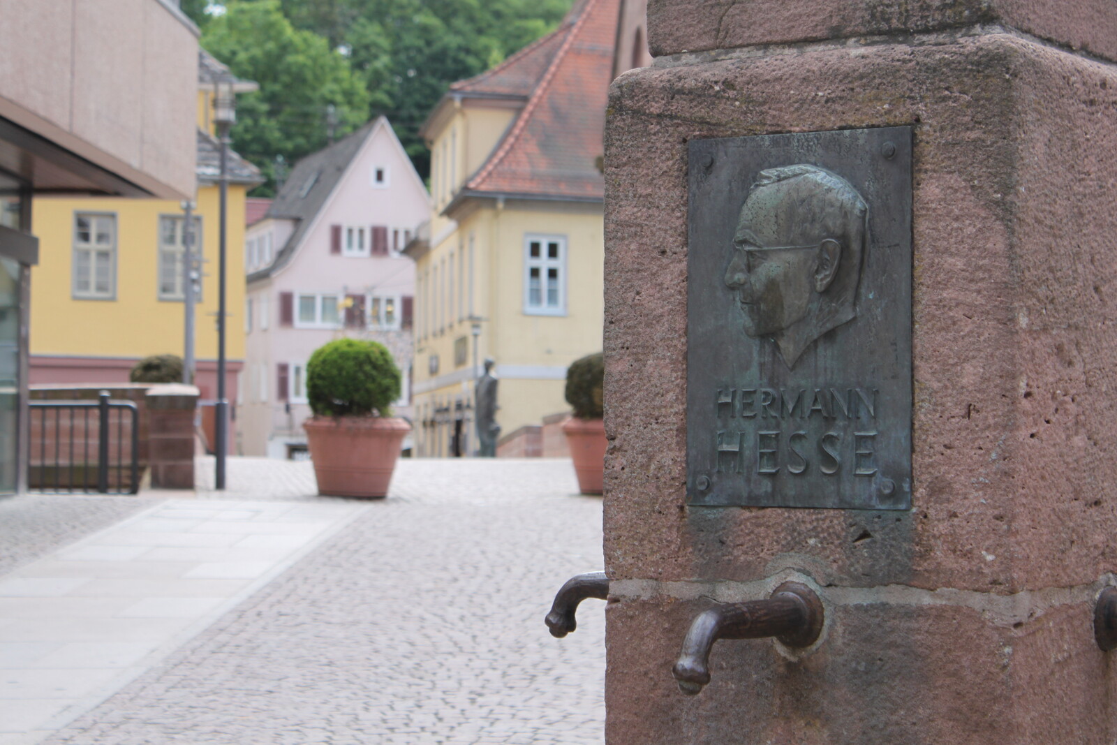 헤르만 헤세의 고향에 설치된 분수대 / 출처: calw.de