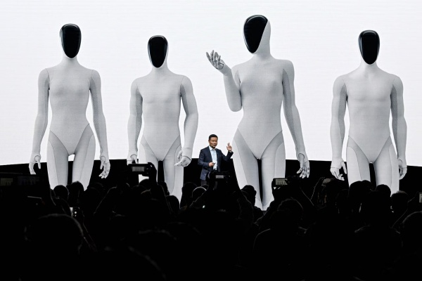 🚗[모빌리티핫이슈] 中 샤오펑, 휴머노이드 로봇 선두 넘본다…테슬라 FSD '레벨3' 도약의 썸네일 이미지