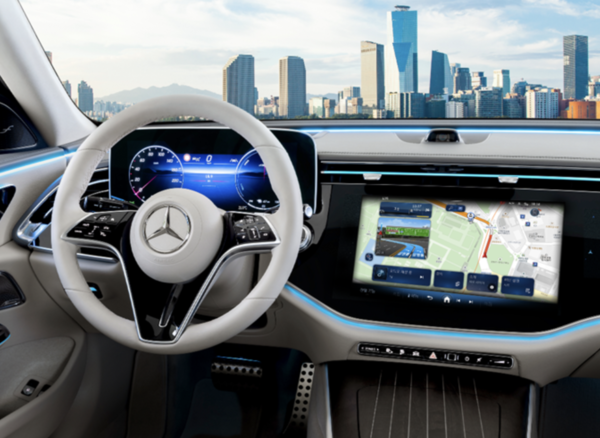 &nbsp; 메르세데스-벤츠 모델에 탑재된 티맵 오토 [사진: 티맵모빌리티]