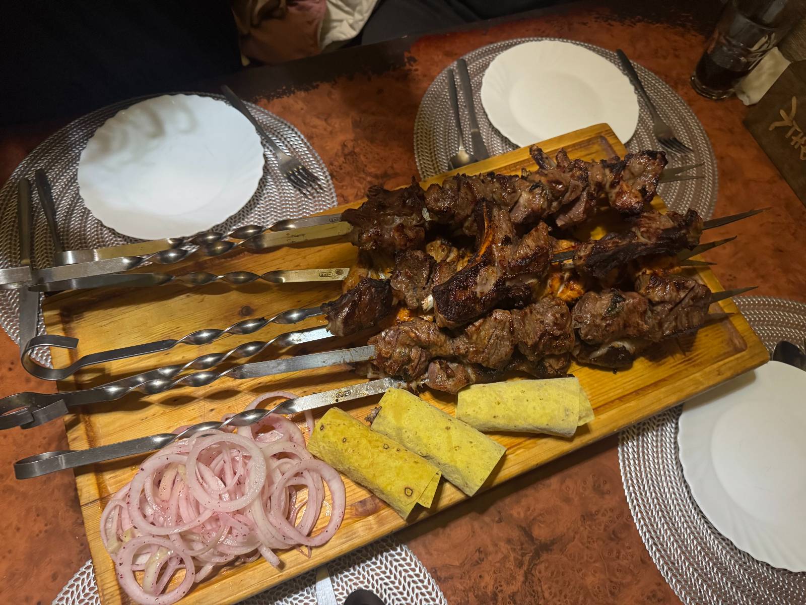 중앙아시아 스타일 꼬치구이 '샤슬릭'