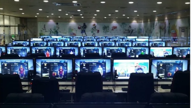 타 게임에서 진행한 PC방 이벤트는 많은 혜택으로 유저들을 끌어 모았다.