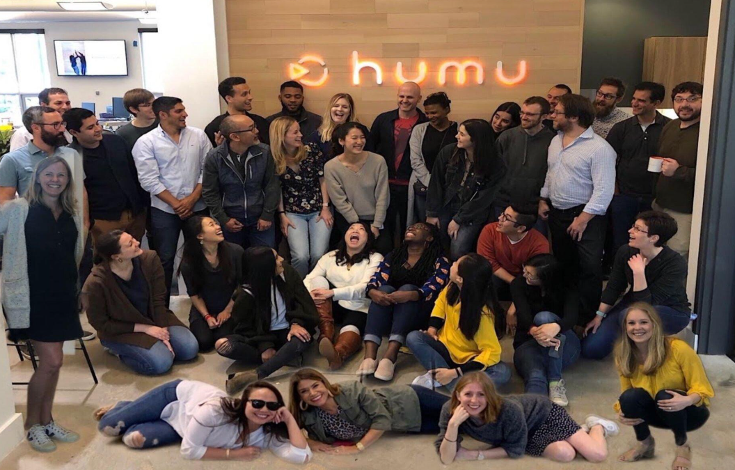 Humu 의 라즐로 보크(Lazlo Bock)와 직원들의 단체사진이예요.