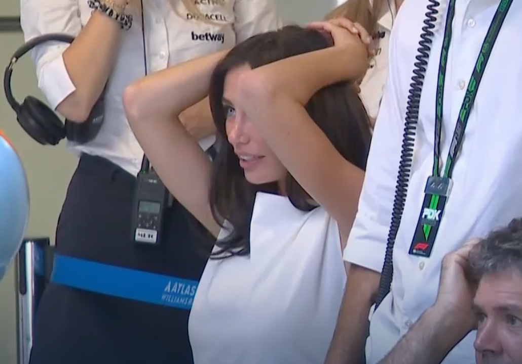 그저 안타깝게 지켜보는 사인츠의 파트너 레베카 도널드슨 이었습니다.