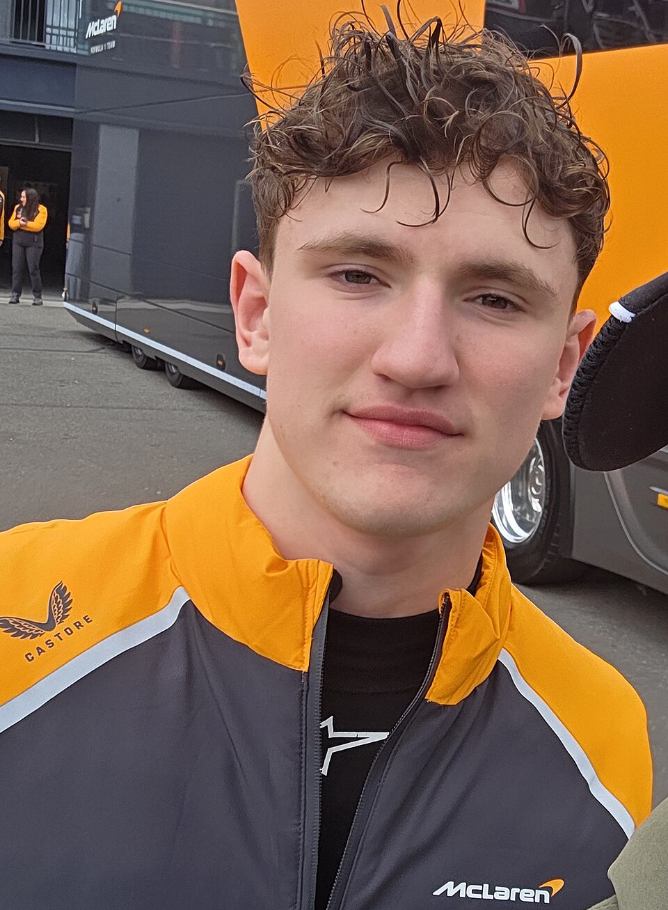 2025 시즌 F2 Rodin Motorsports 와 맥라렌 리저브 드라이버로 활약한 알렉스 던