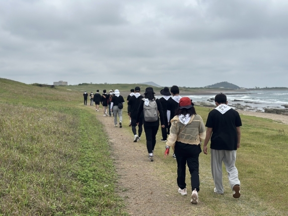 제주도에서 걷기 학교_ 류기인 제공