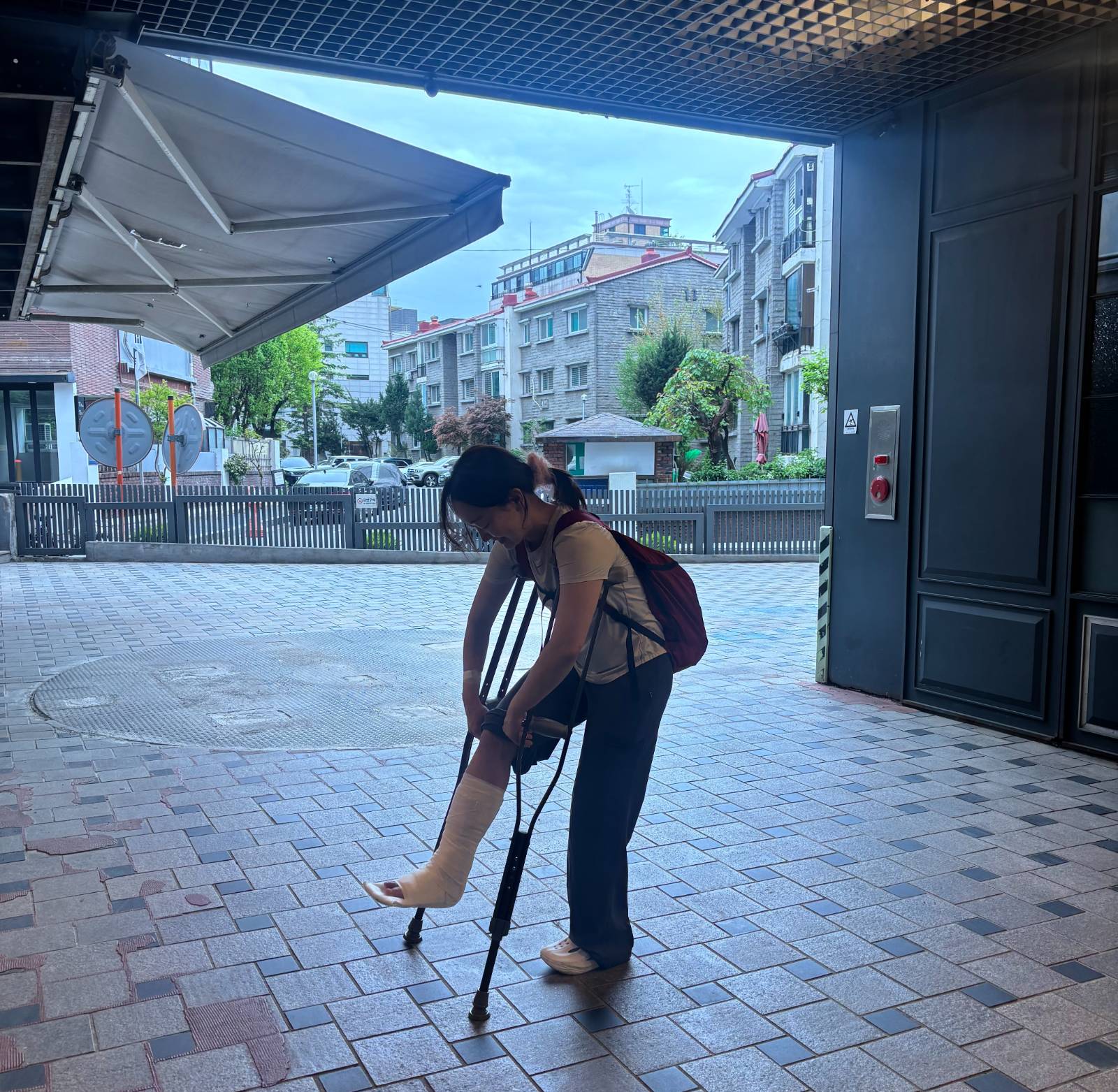 가이드러너로 활동하는 내 동생도 얼마 전 다리 수술을 받았다.부쩍 날이 따뜻해지니 달리고 싶어 몸이 근질근질하다고 한다.