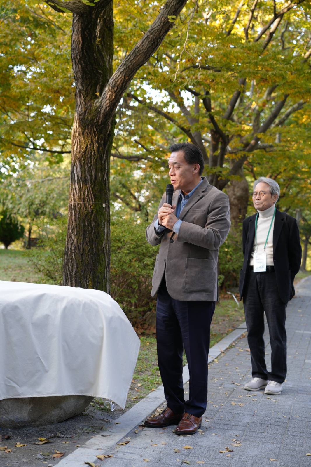    이재준 총동문회장(현 수원시장)의 노을언덕 기념사