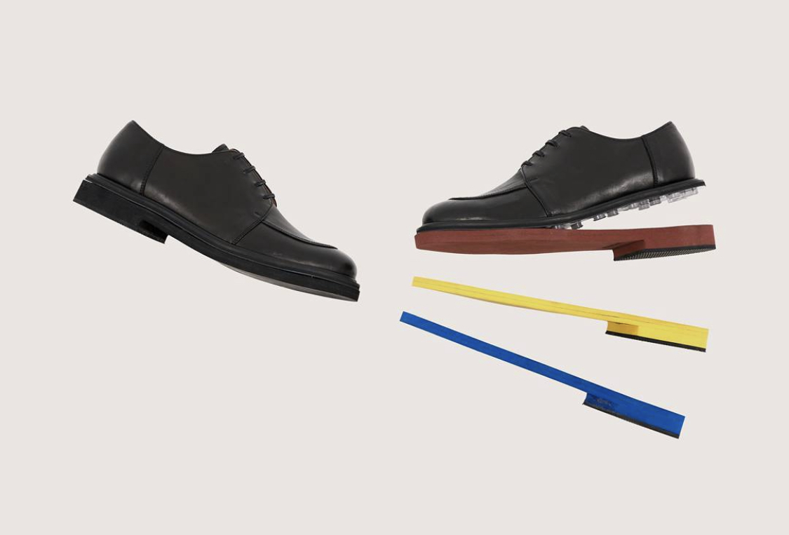 고객 구두를 몰래 빼돌린 사장 이야기의 썸네일 이미지