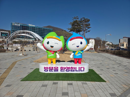 하오팩토리에서 제작된 조형물이 현장 설치된 모습
