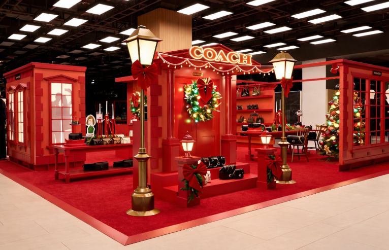 사진 출처 :Coach Holiday Popup (The Hyundai Seoul)