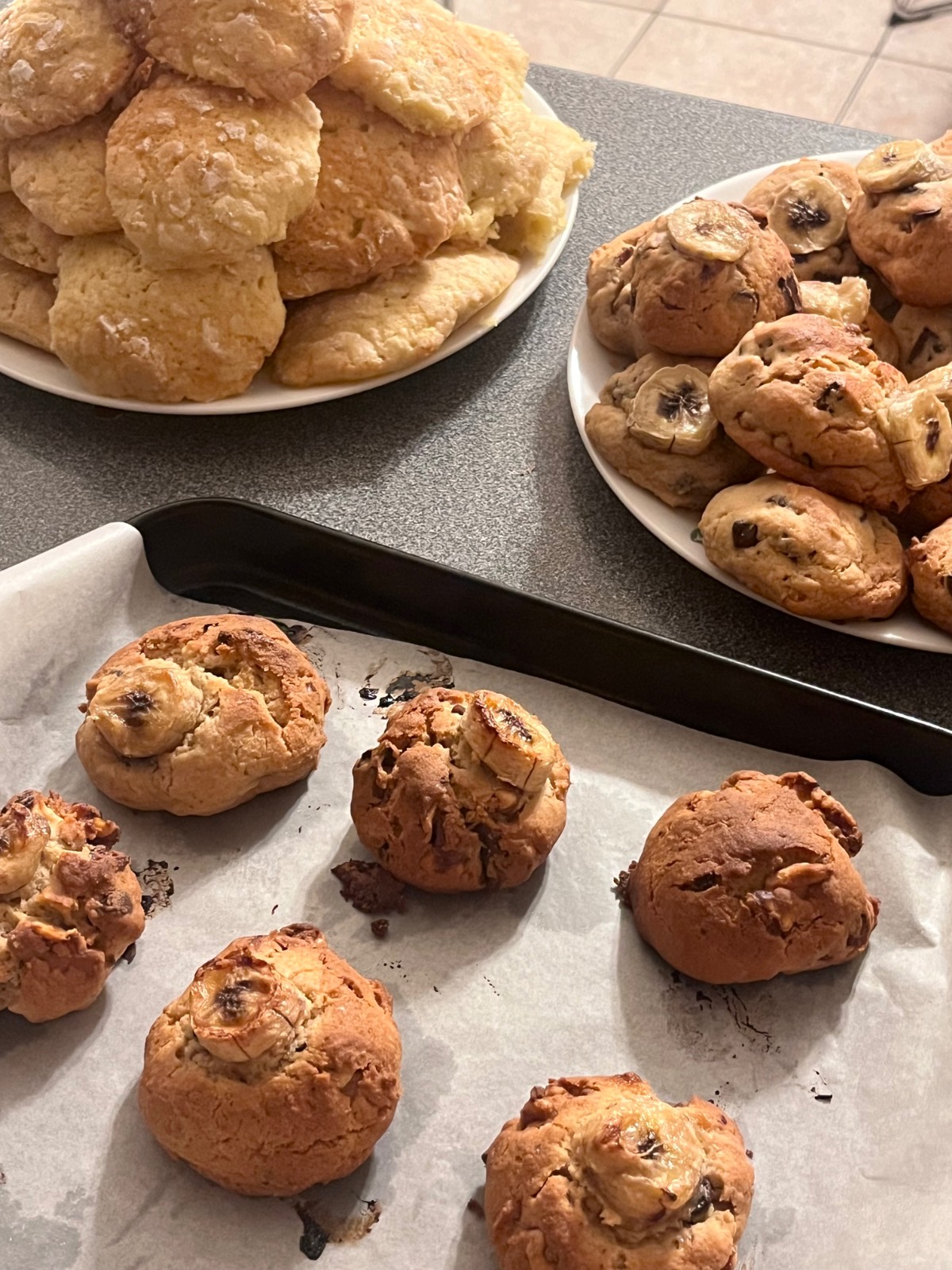 산처럼 쌓아올린 레몬쿠키와 초코르뱅쿠키 🍪