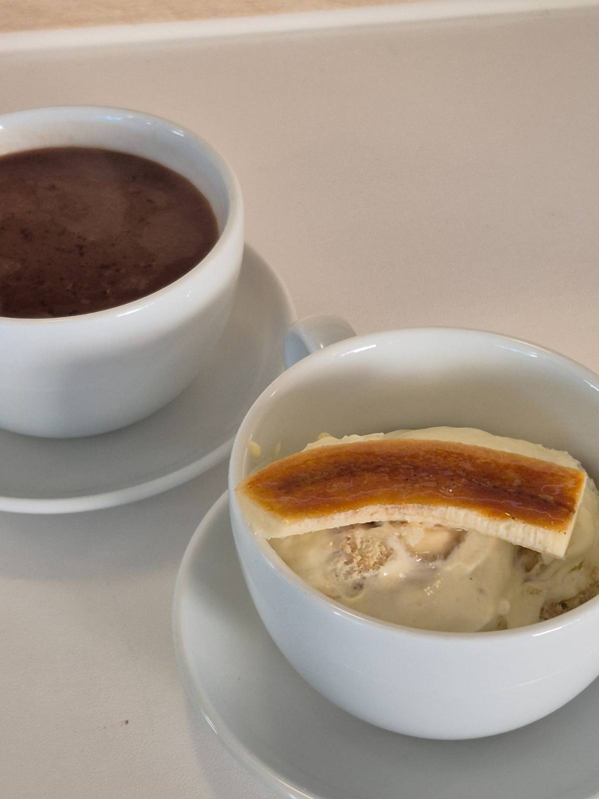 핫초코 앤 바나나푸딩🍌