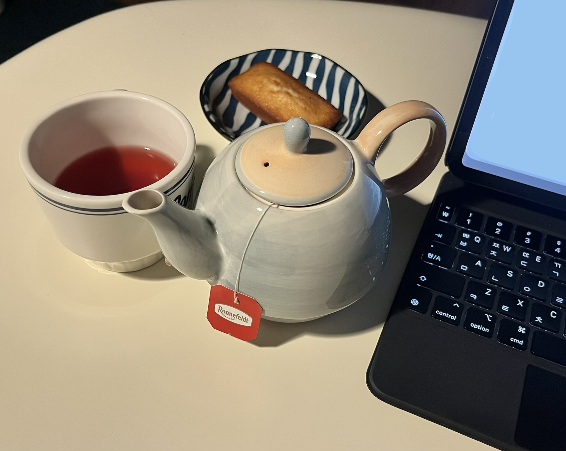 아침을 숨 쉴 수 있게 도와주는 것들이에요.&nbsp;