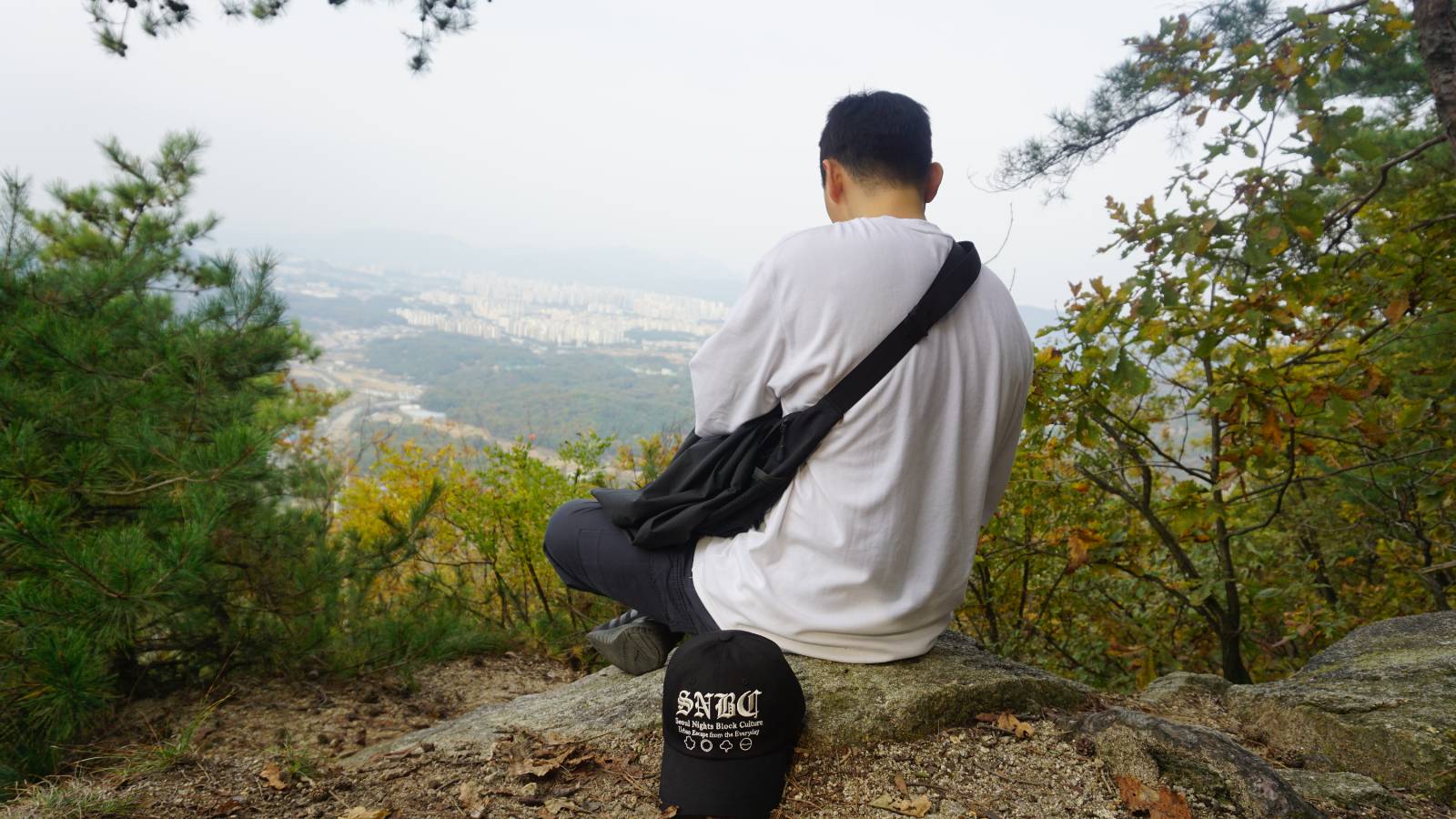 시내가 한 눈에 보이는 곳이 있었다..