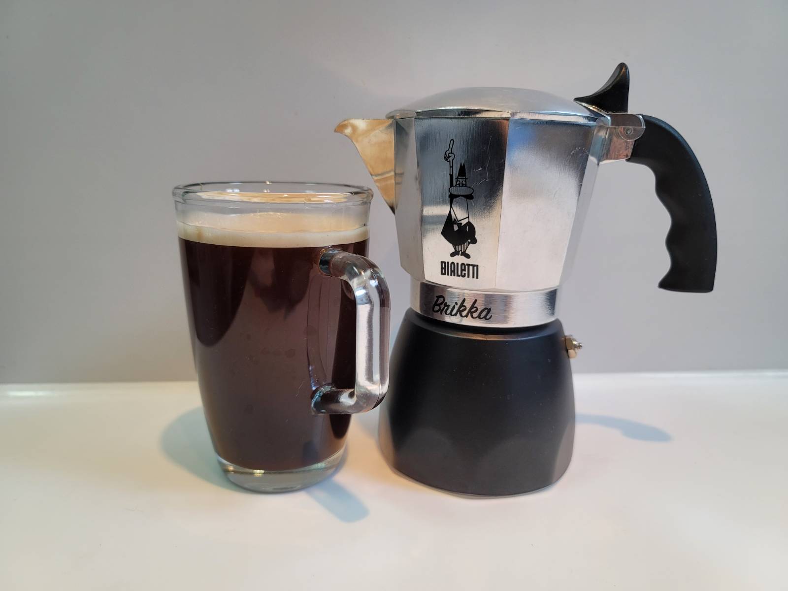 모카포트는 용량 큰 모델로 사서, 매일 왕창 만들어 먹었답니다☕