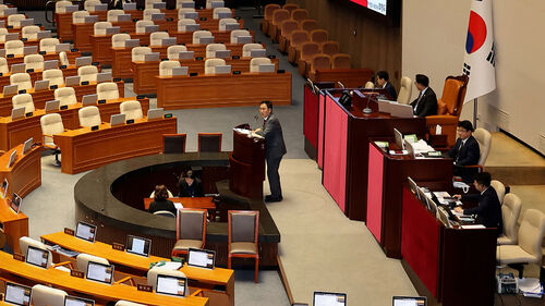 사진 키워드 : 국회 본회의장, 방통위 위원장, 법안 통과 순간