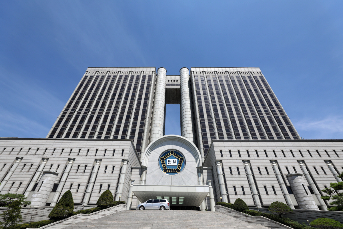 [11월 16일 시사 포커스] 사법개혁·세법 조정·미중 외교·공직 개편까지—제도가 크게 흔들리는 한 주.의 썸네일 이미지