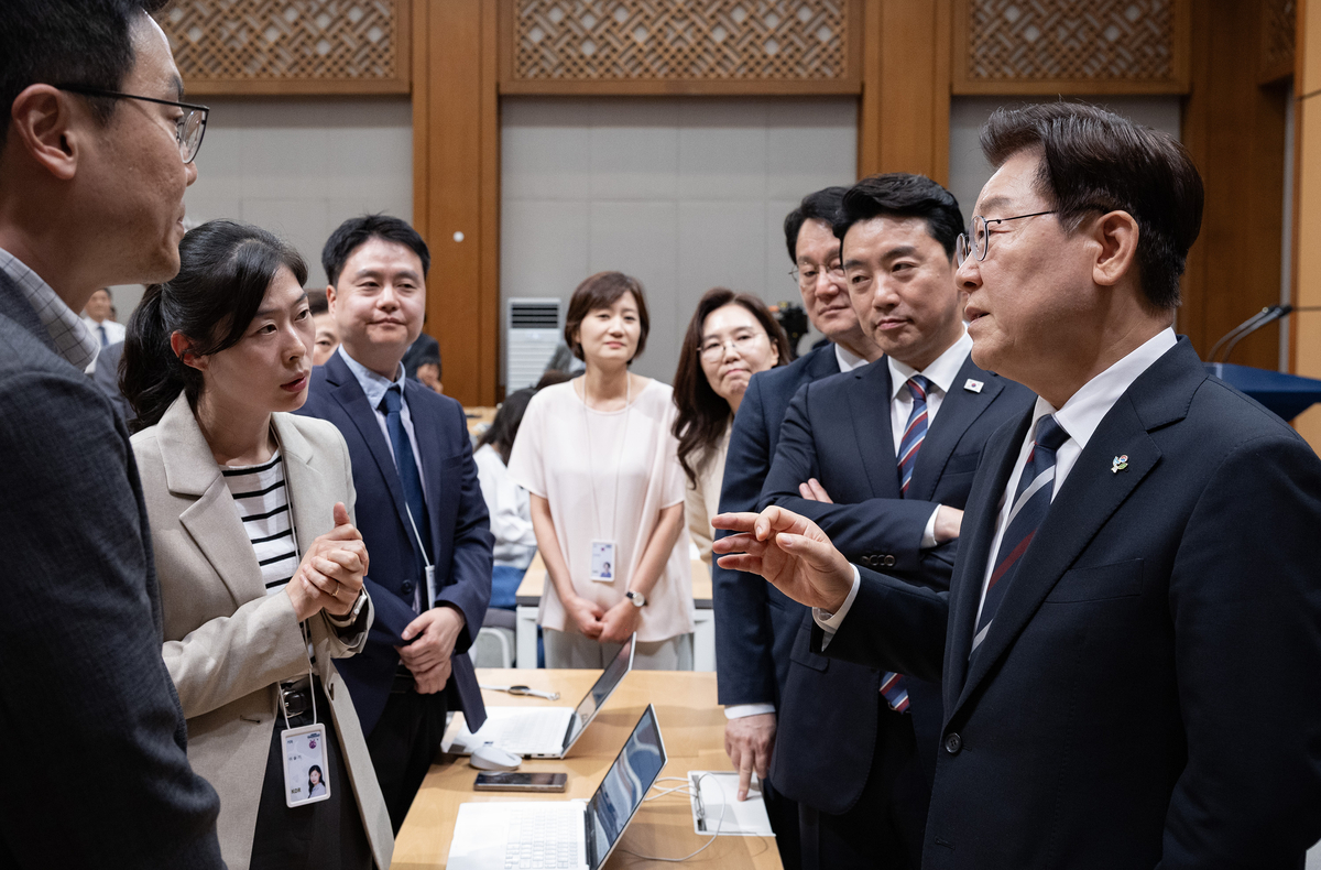 <사진2>&nbsp;이재명 대통령 연임 개헌 기자회견 청와대 2026