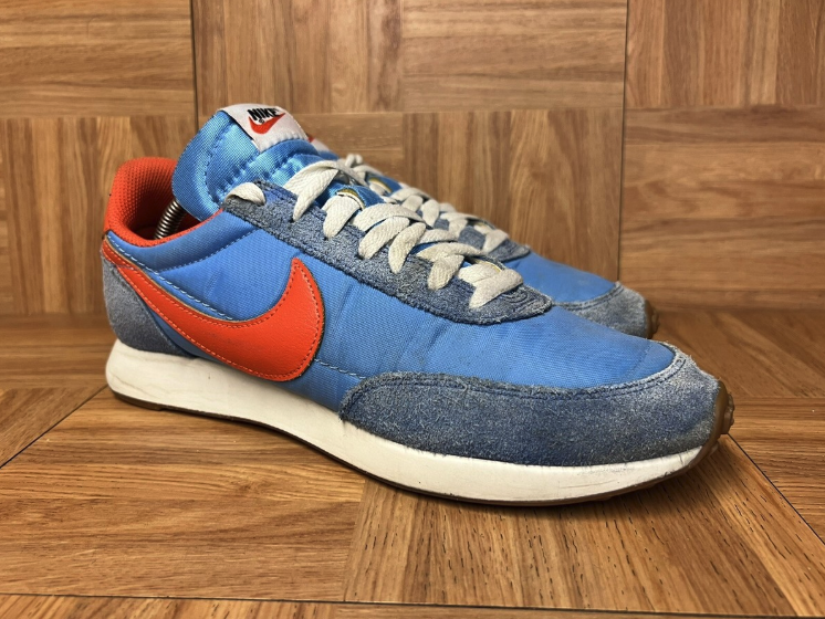 최초 나이키 에어 기술이 적용된 나이키 테일윈드