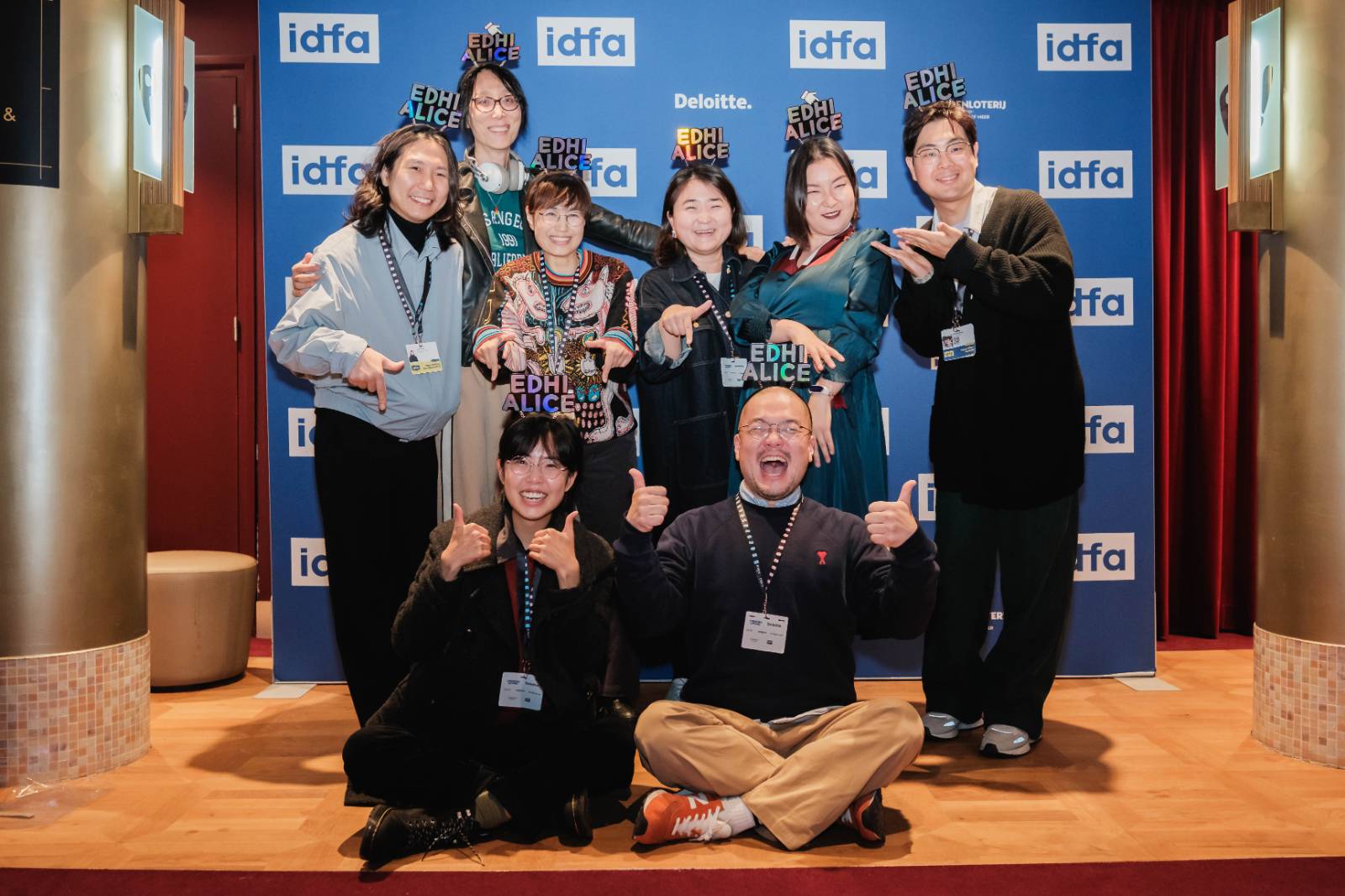 &nbsp; 

▲

IDFA 2024 영화제에서. <에디 앨리스> 첫 상영 직전 스텝들이 모여 함께 찍은 사진
