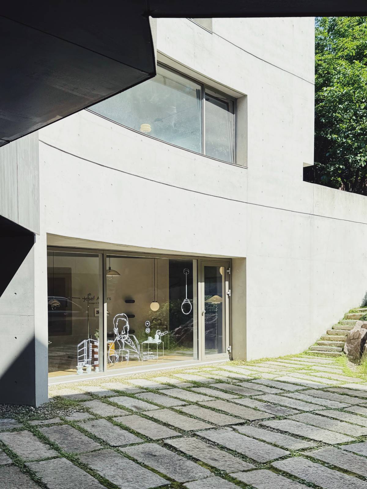 사진을 클릭하면 미뗌바우하우스 인스타그램 계정으로 연결됩니다. (사진 제공: 미뗌바우하우스)