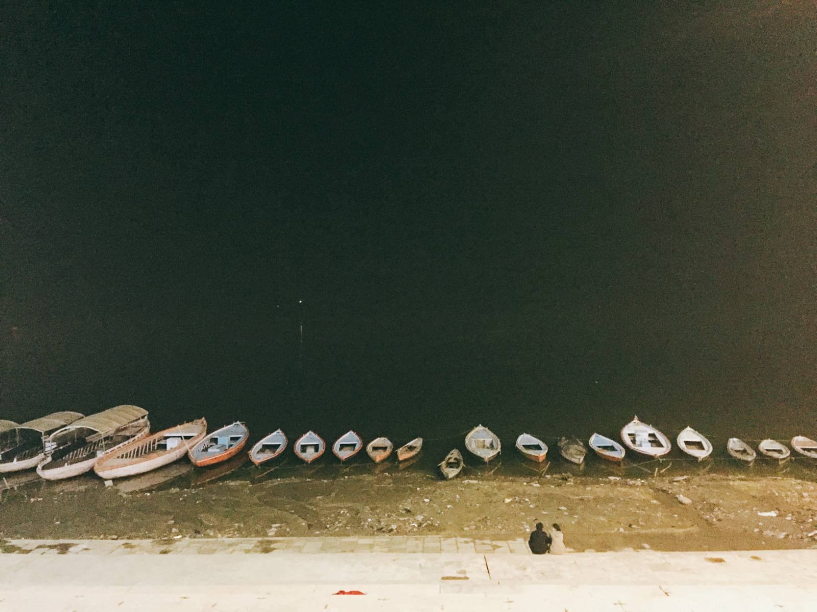 &nbsp; 대단한 삶과 죽음의 의미는 찾지 못한 채 그저 즐거웠던스물세 살의 인도 여행, 사진은 바라나시 강변&nbsp;&nbsp;