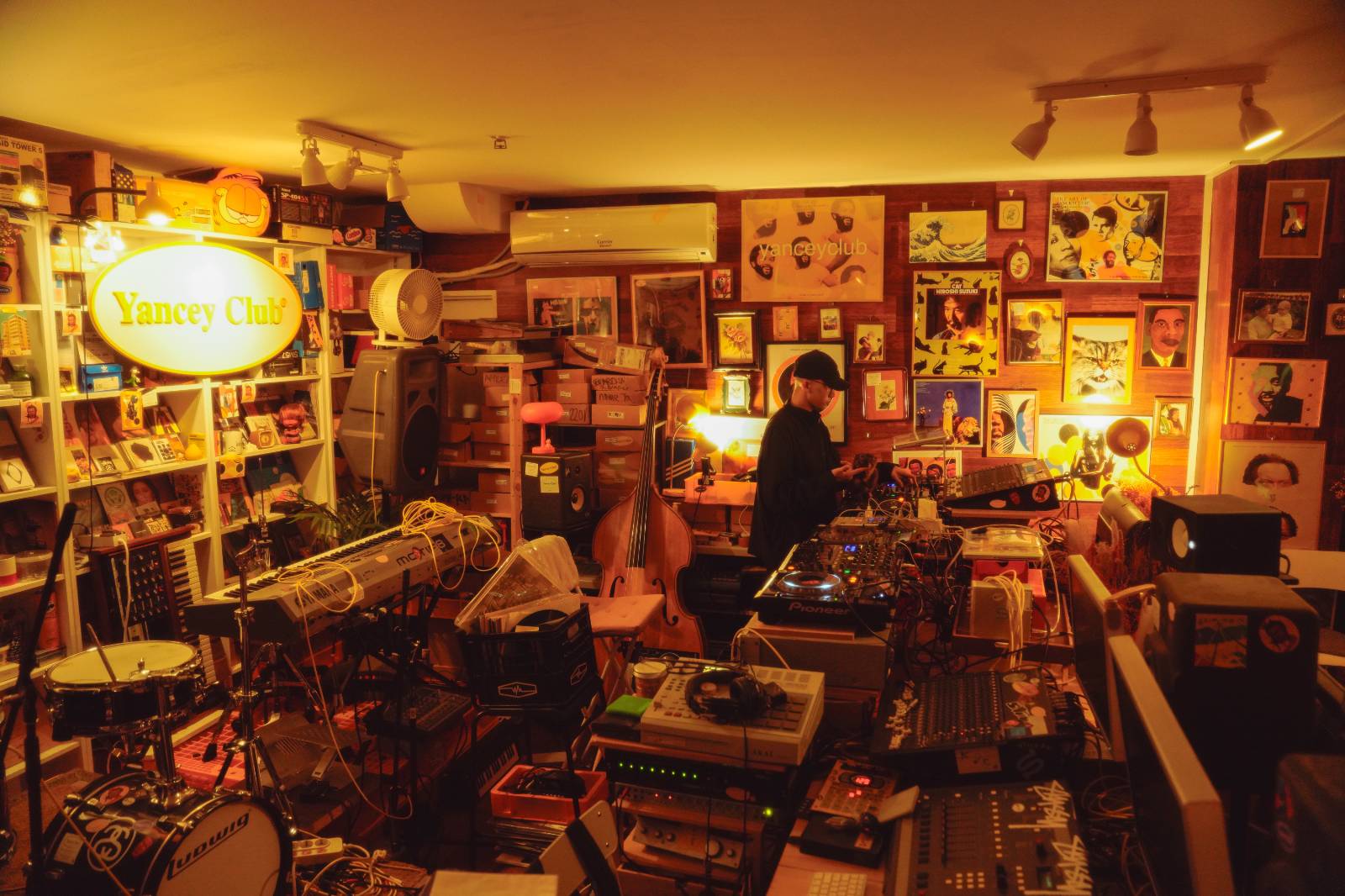 얀씨클럽의 프로듀서 SAMO KHIYOTA는 왜 소설을 썼을까?의 썸네일 이미지