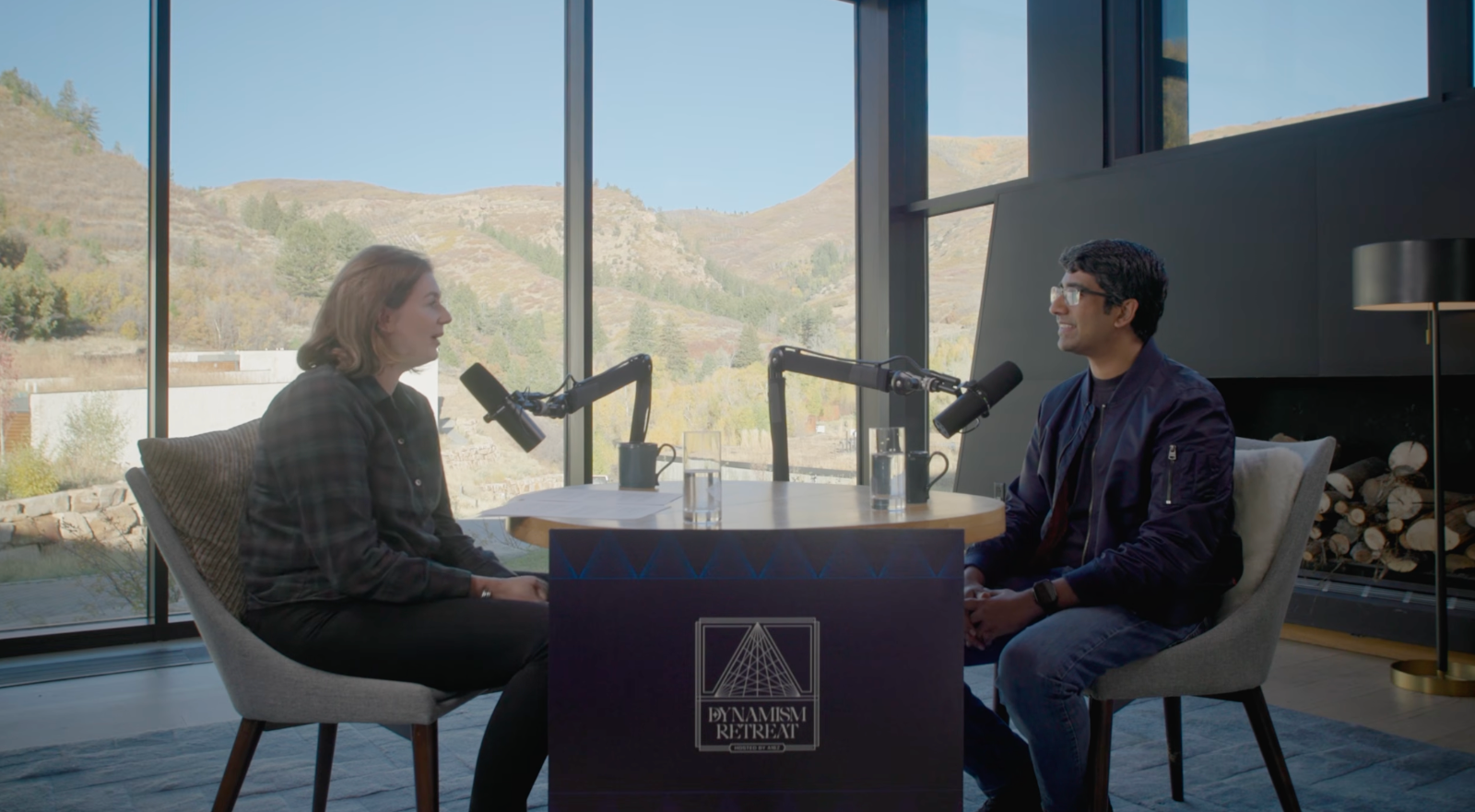 이미지 출처 : Youtube 'How Palantir Scaled: Why the Best Software Is Built Backwards', by a16z Deep Dives