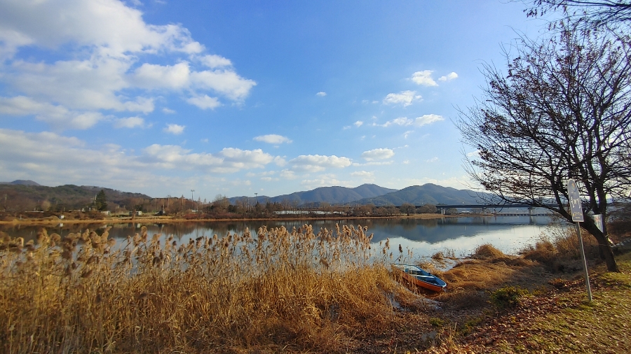 남이 보기엔 유유자적, 내가 보기엔 허덕허덕의 썸네일 이미지