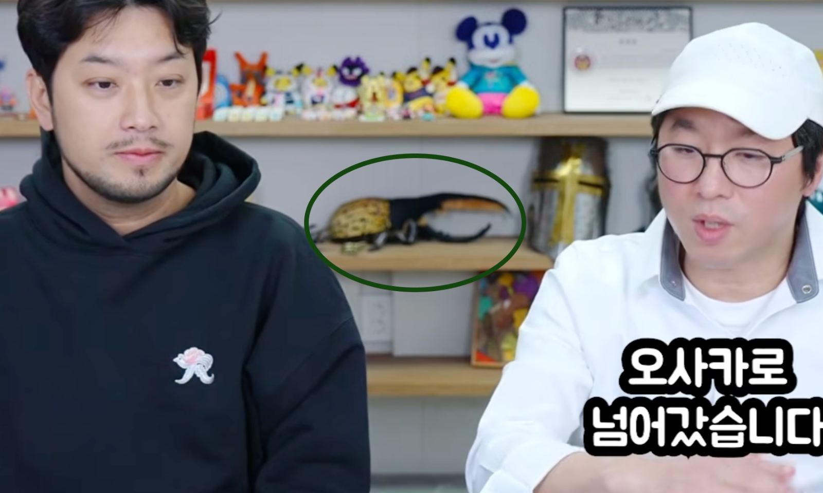 326만 유튜버 침착맨님의 방에도 헤라클레스 인형이 있습니다 (출처 : 침착맨 유튜브)