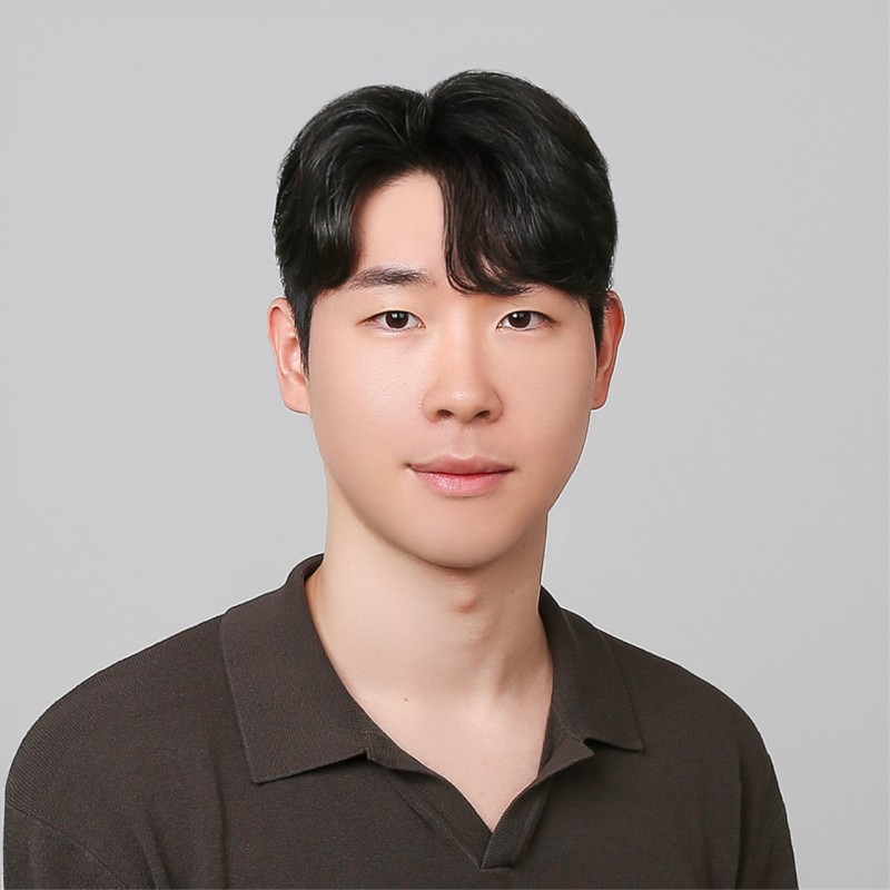 이도헌님은 현재 스타트업 에스크잇모어에서 인턴으로 일하며, Onlydeck의 그로스와 유저 획득 업무를 맡고 있다.