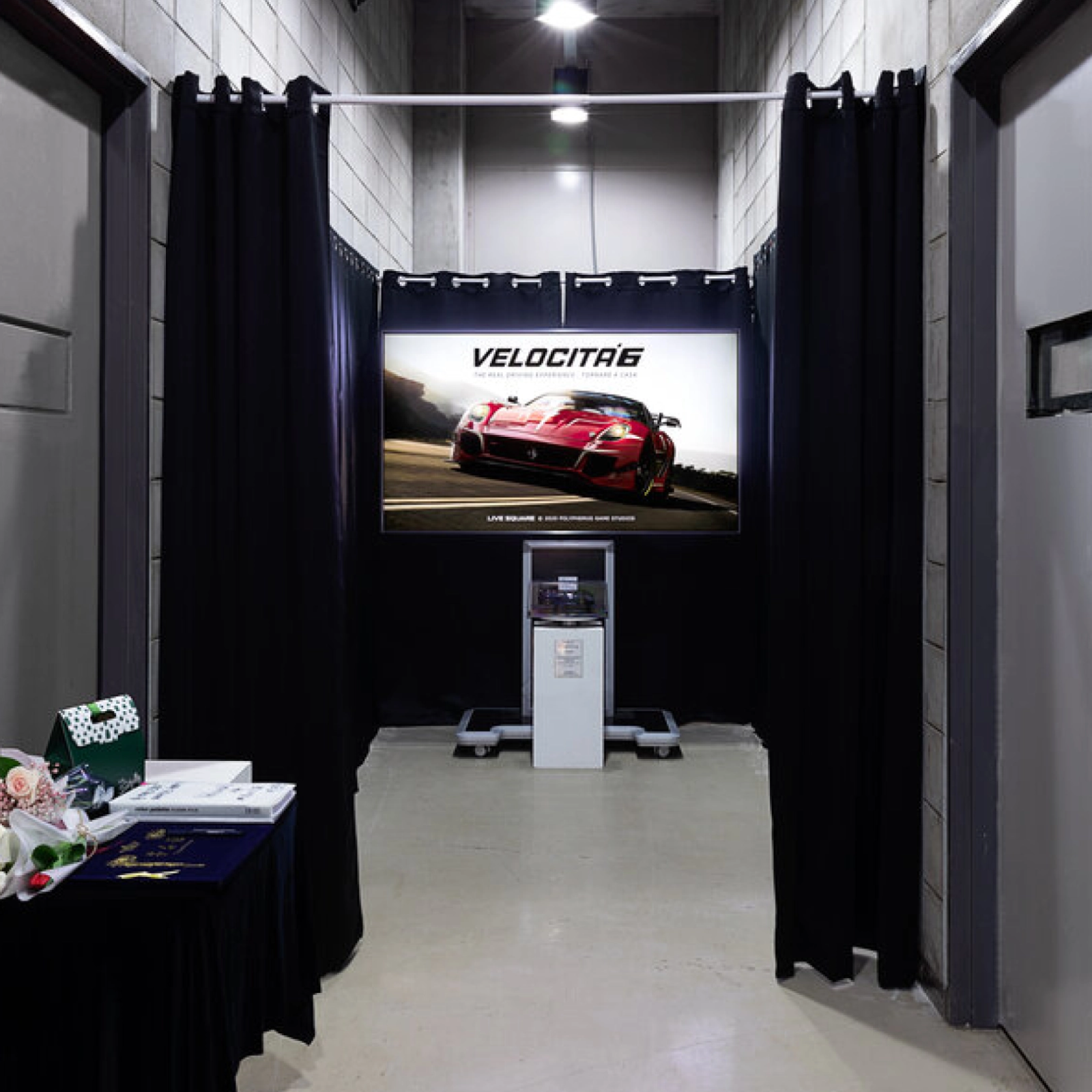Velocitá6 · 다이캐스트 자동차로 만든 가상 레이싱 게임 홍보 영상.