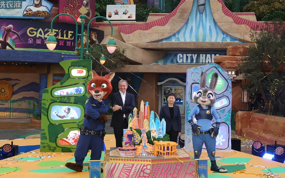 [출처: 상하이 디즈니랜드] 닉과 주디 인형탈.