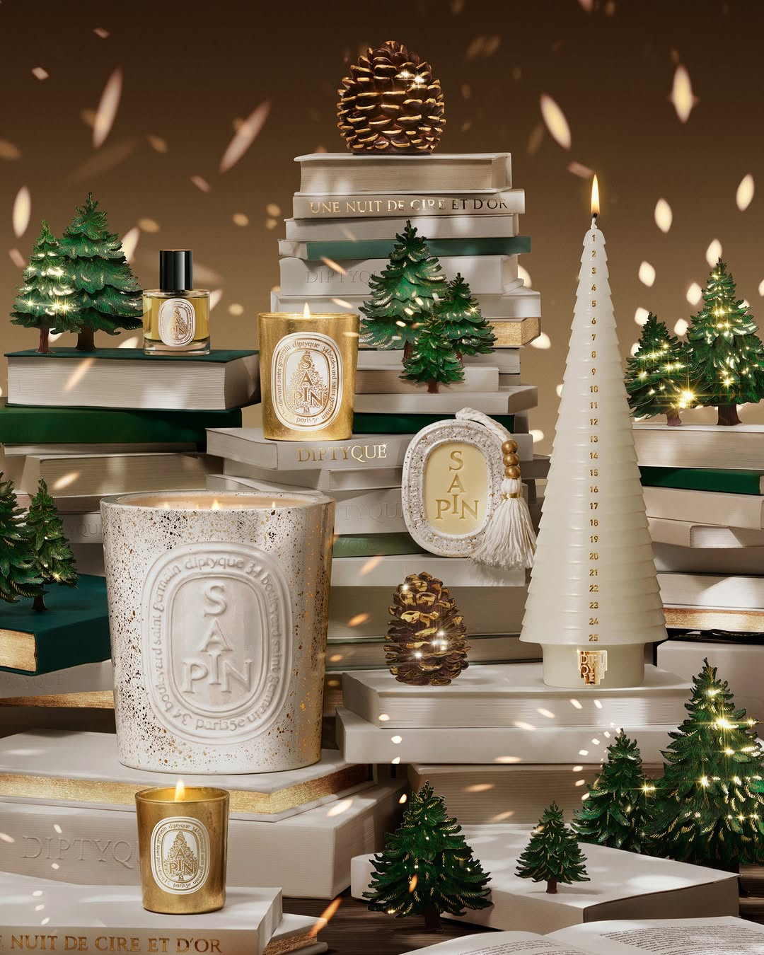 [출처:딥티크] 딥티크의 크리스마스 한정 ‘어드벤트 테이퍼 캔들’과 한정 향 ‘샤팽’.