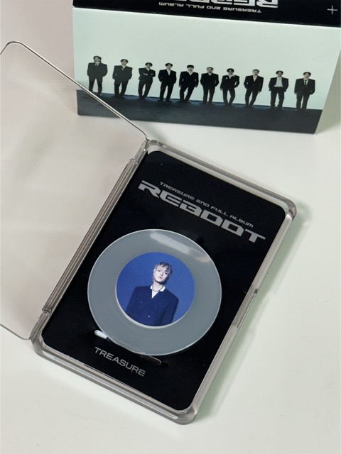 [출처: 마케팅레시피 인터뷰이 제공] TREASURE 정규 2집 <REBOOT>(TAG ALBUM VER.).