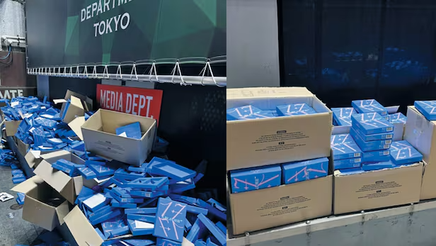 [출처: X] 일본 시부야 거리에 버려진 세븐틴의 새 앨범.