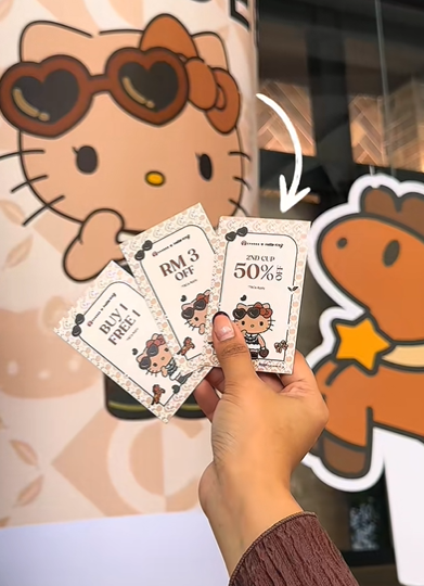 &nbsp; [출처: 틱톡 @my.chagee] 차지 말레이시아의 C-포즈 챌린지(C-Pose Challenge) 소개 영상.&nbsp;&nbsp;