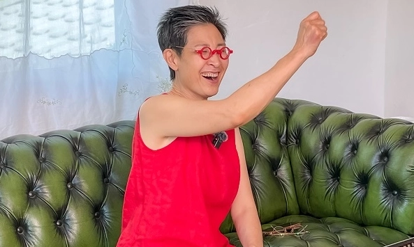 [출처: 굿네이버스 미래재단] 인스타그램 라이브로 팔로워들과 주기적으로 소통하는 시니어 인플루언서 허은순.