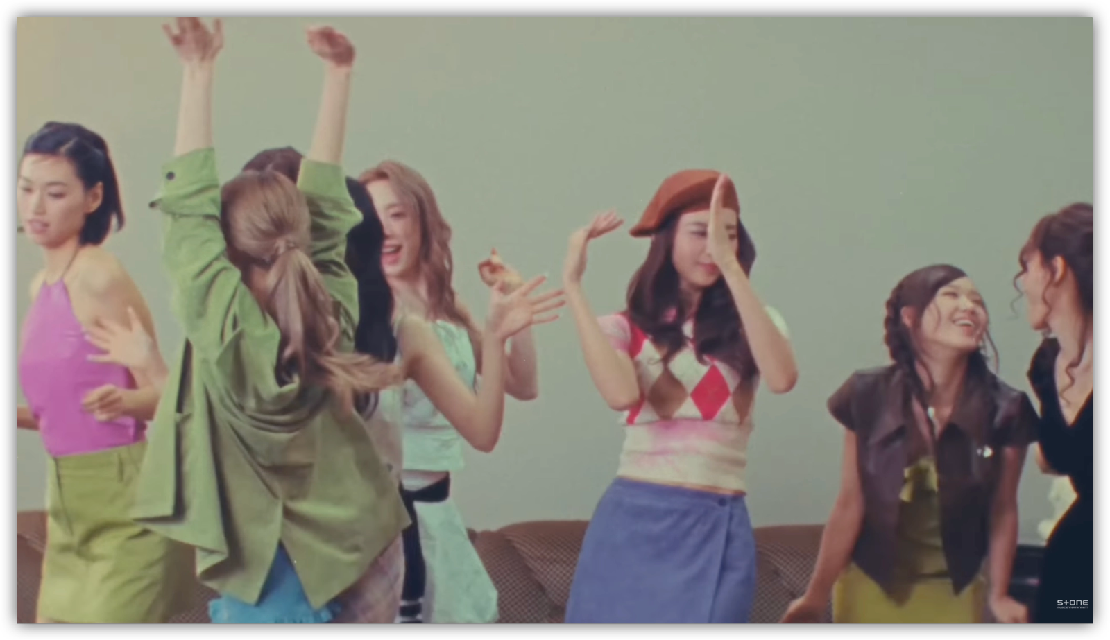 ์ถ์ฒ: IOI ๊ฐ์๊ธฐ ๋ฎค์ง๋น๋์ค