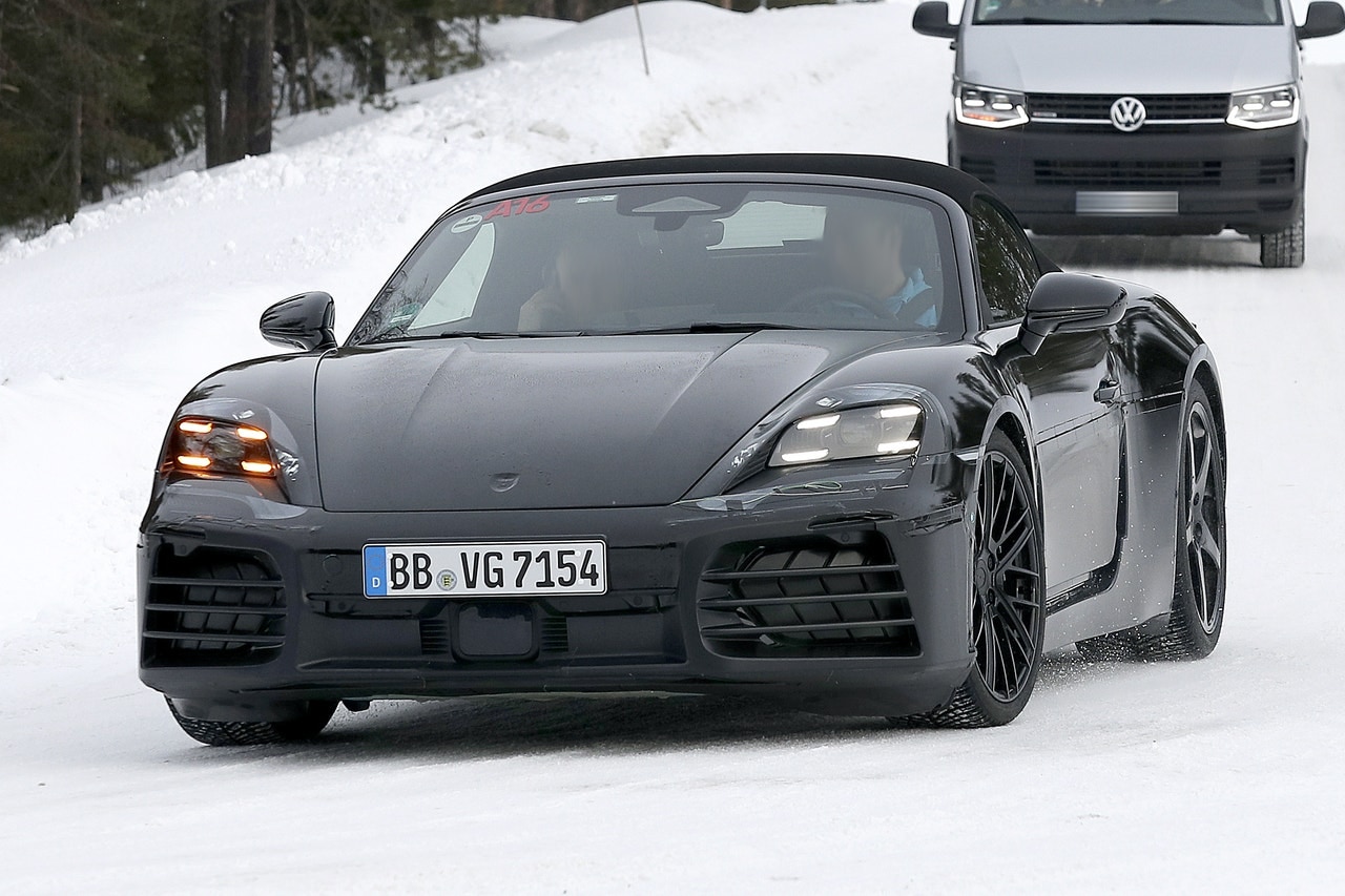 테스트 중인 718 박스터 EV 모델ⓒ Edmunds