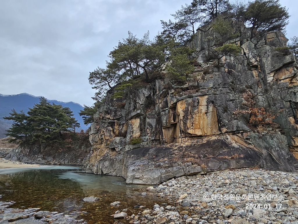 운암(雲巖)과 파류(巴流)형 물굽이, 그리고 수운정(水雲亭) 터 (2024.01.17.)