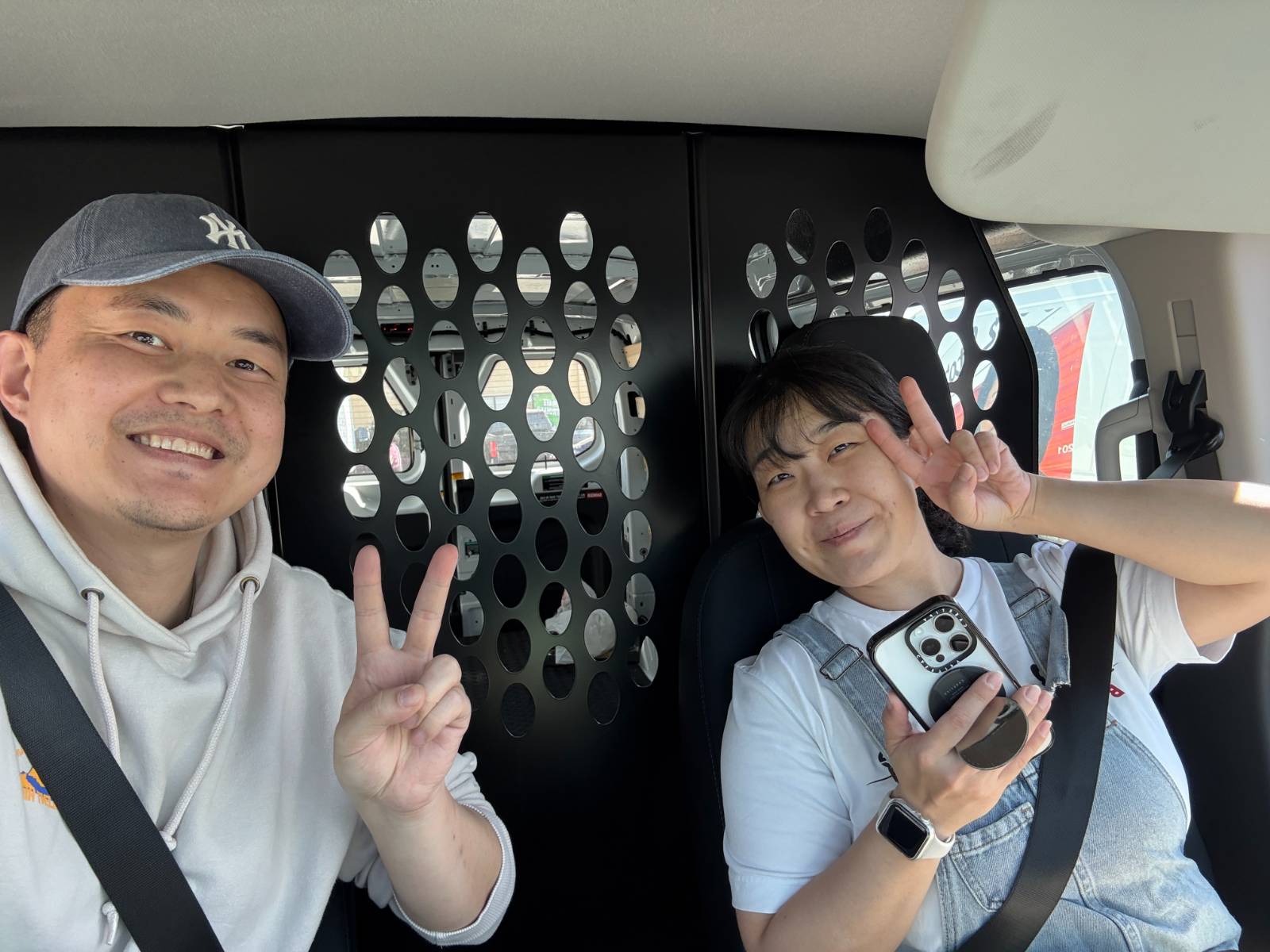 냉장고 받으러 출발하며! (트럭이 가득 찰 줄 이때까지만 해도 몰랐죠..)