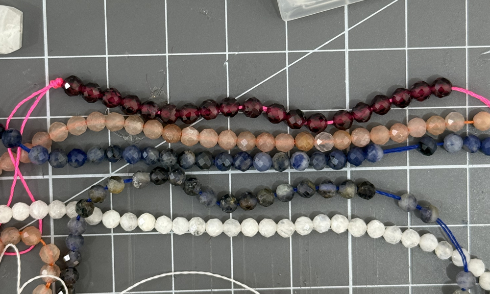 이번엔 이 원석을 너무 쓰고 싶어서 필요한 컬러대로 가져옵니다!